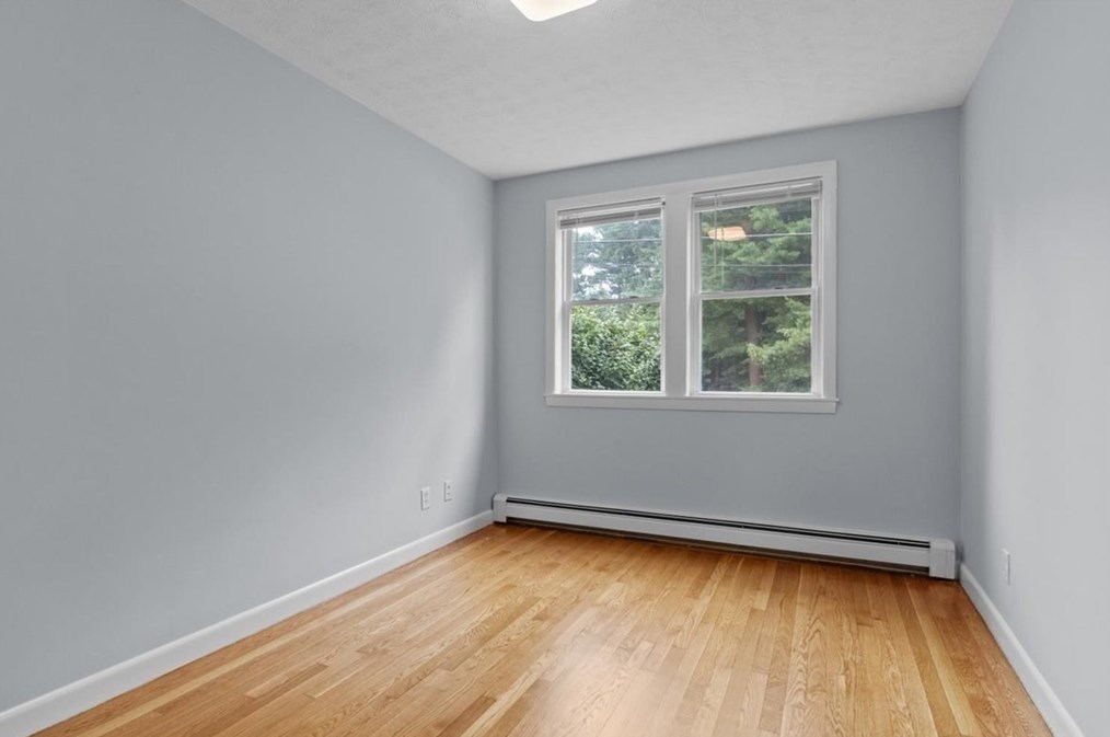 505 Old Post Rd, Walpole MA  02081-4243 exterior