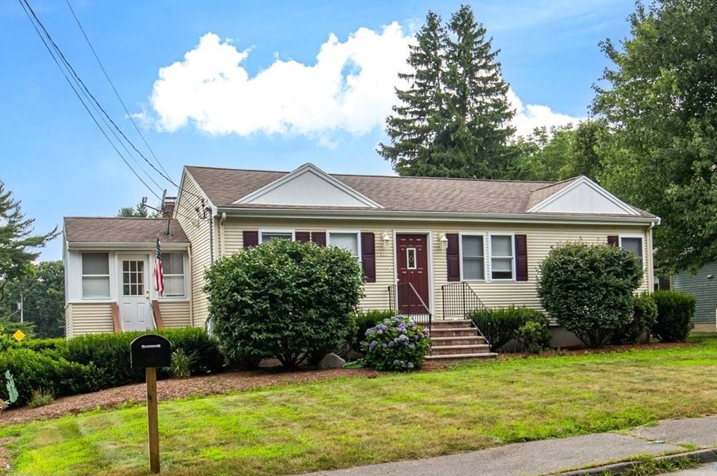505 Old Post Rd, Walpole, MA 02081 exterior