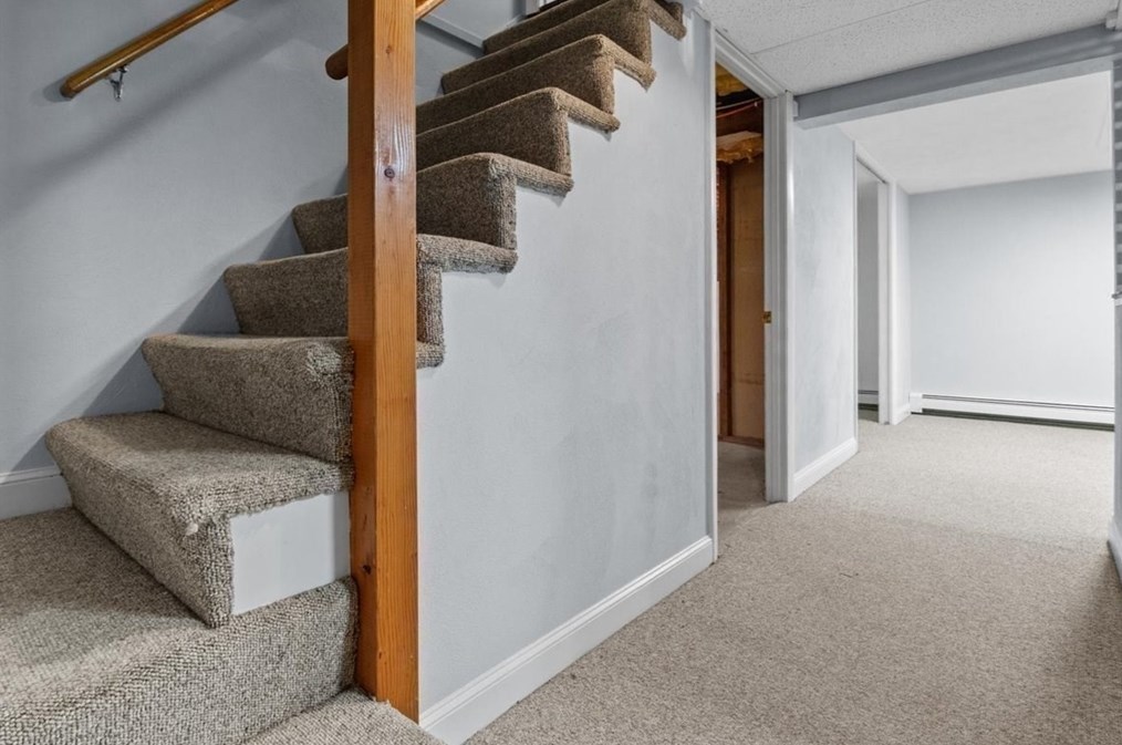 505 Old Post Rd, Walpole MA  02081-4243 exterior