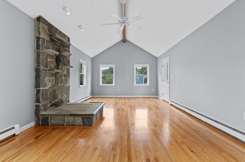 505 Old Post Rd, Walpole MA  02081-4243 exterior