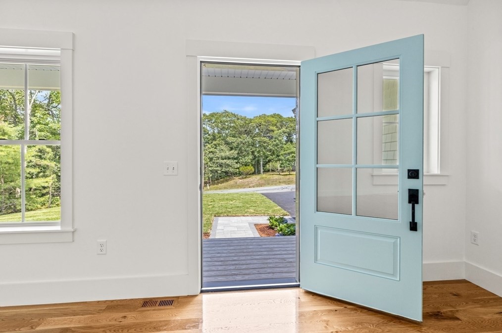 1055 Oak St, Harwich, MA 02645