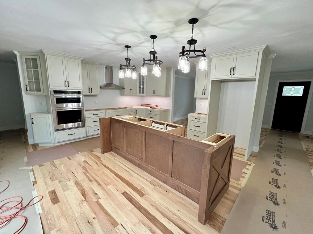 548 Haynes St, Sturbridge, MA 01566