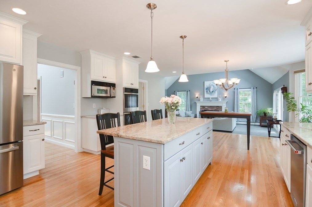 61 Trefry Ln, Stow, MA 01775