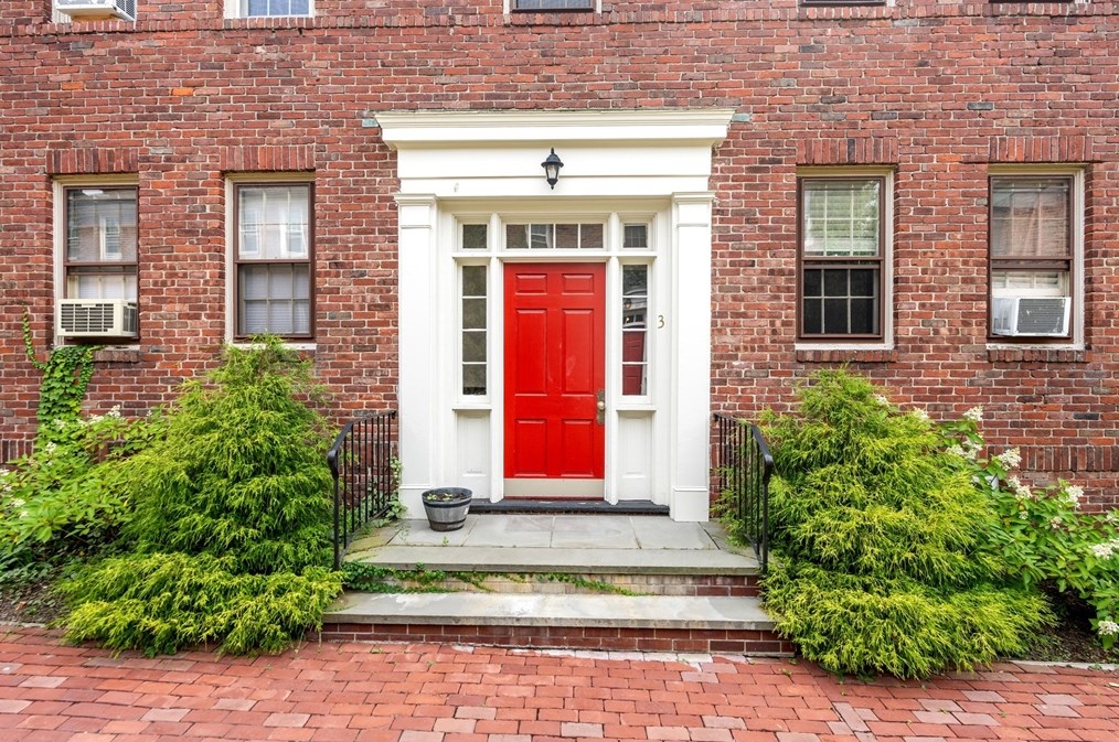 3 Garden Ct #4, Cambridge, MA 02138