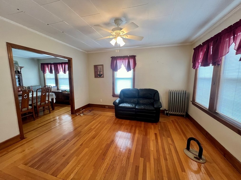 35 Ames St, Lawrence MA  01841-4935 exterior