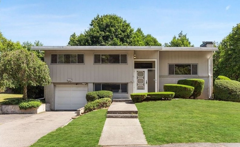 11 June Ln, Newton, MA 02459