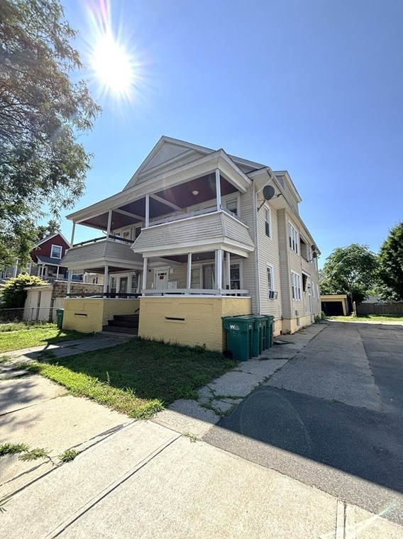 179 Bloomfield St, Springfield, MA 01108