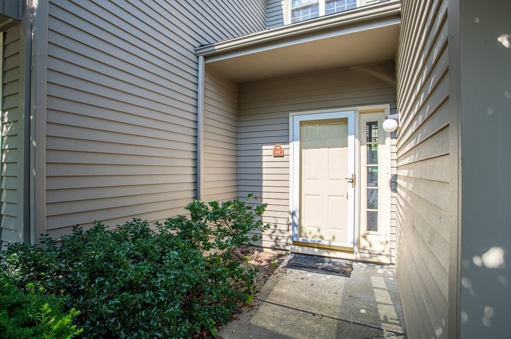112 Ridgefield Cir #c, Clinton, MA 01510