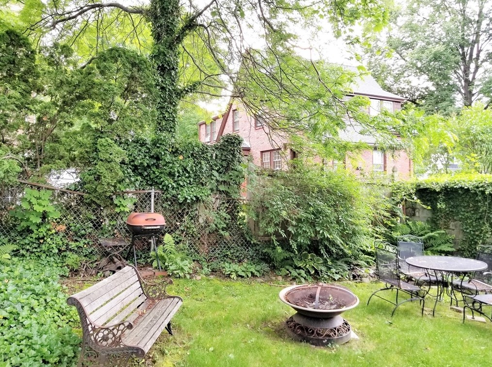 136 Fairview Ave #136, Belmont, MA 02478