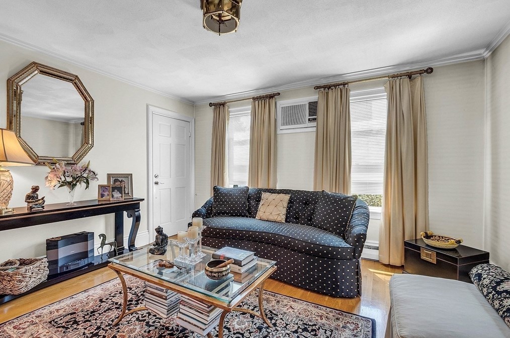 37 Aborn St, Peabody MA 01960-6041 exterior