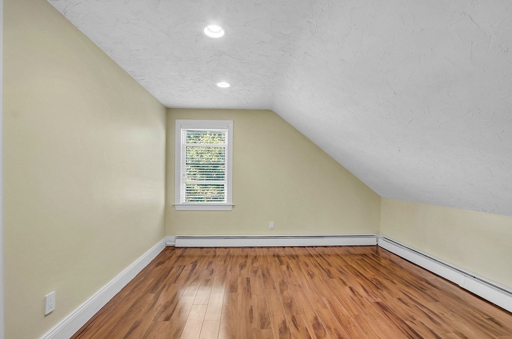 37 Aborn St, Peabody MA 01960-6041 exterior