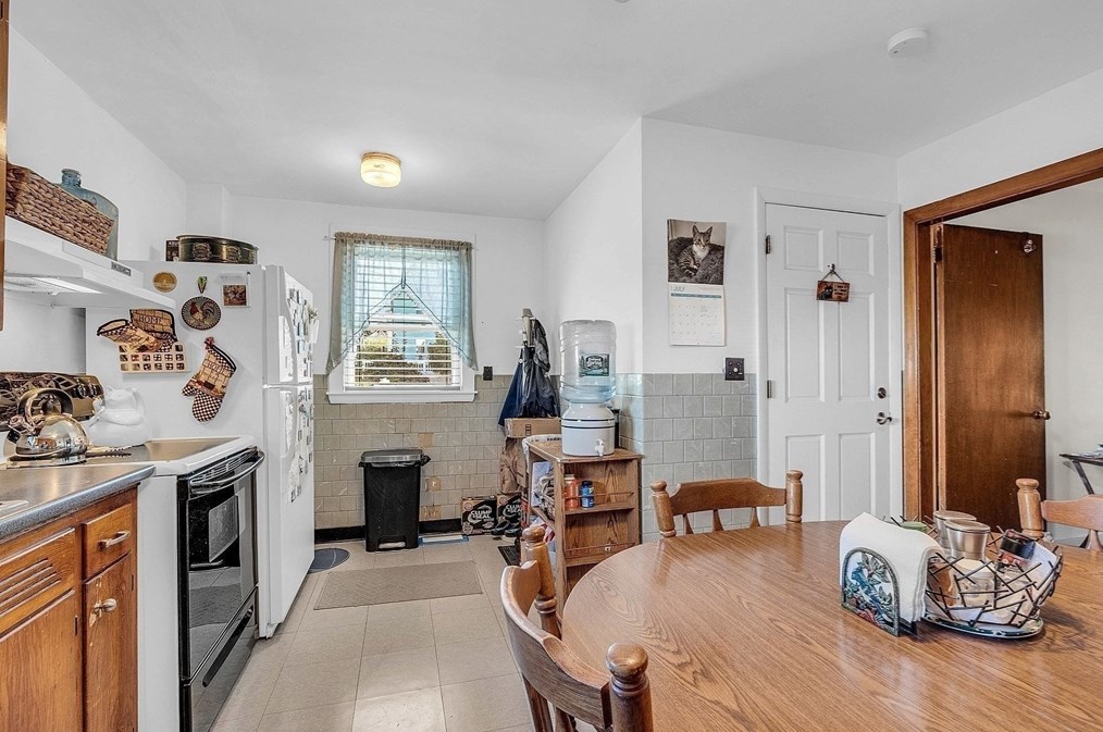 37 Aborn St, Peabody MA 01960-6041 exterior