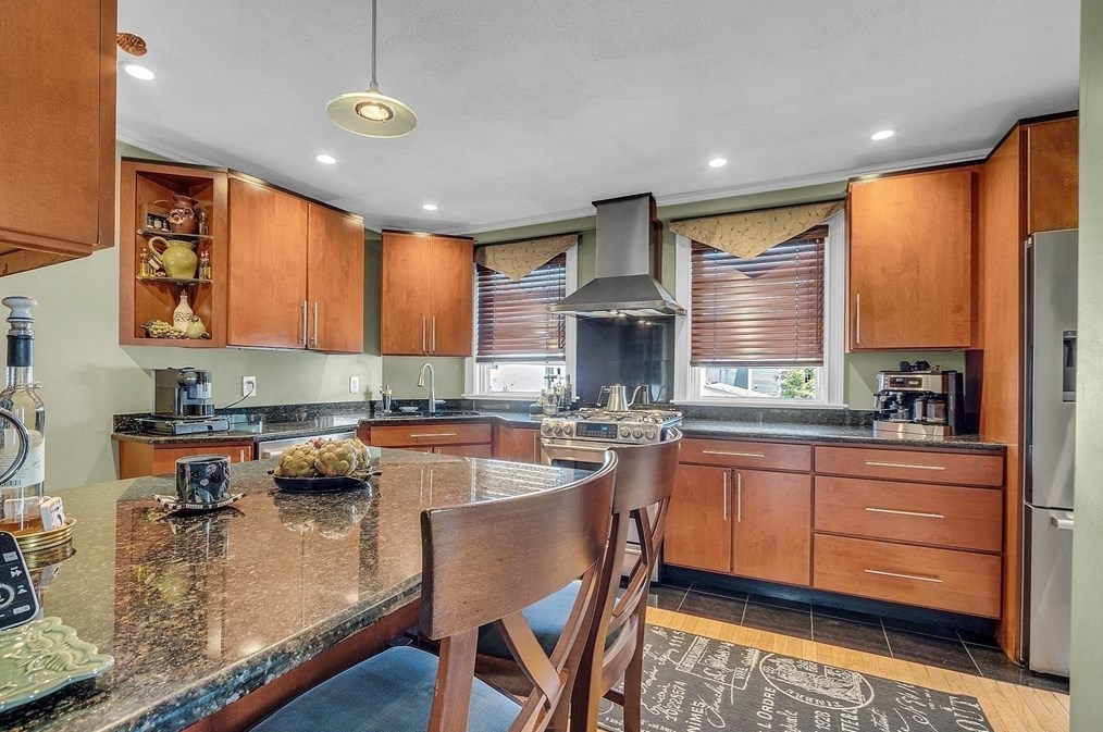 37 Aborn St, Peabody MA 01960-6041 exterior