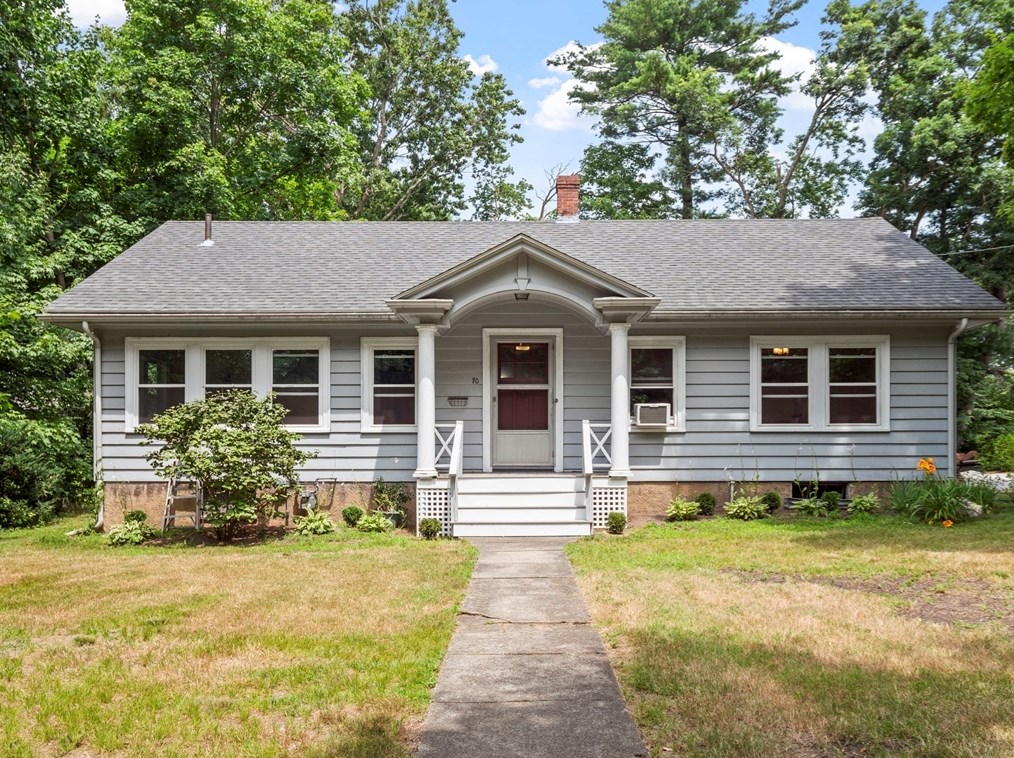 70 Essex St, Lynnfield, MA 01940