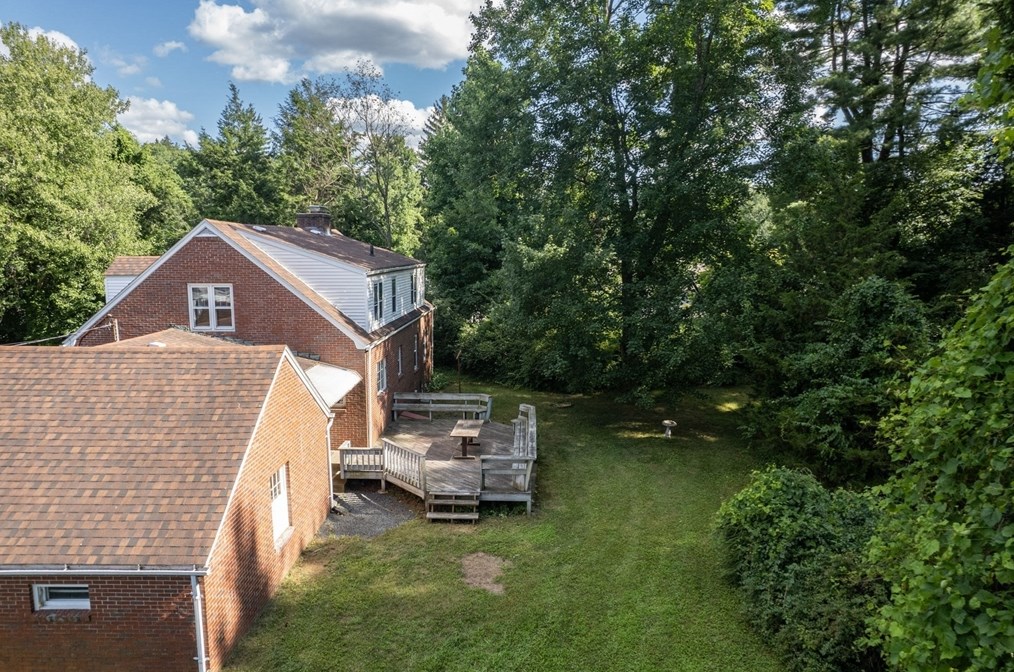 1882 Parker St, Springfield, MA 01128 exterior