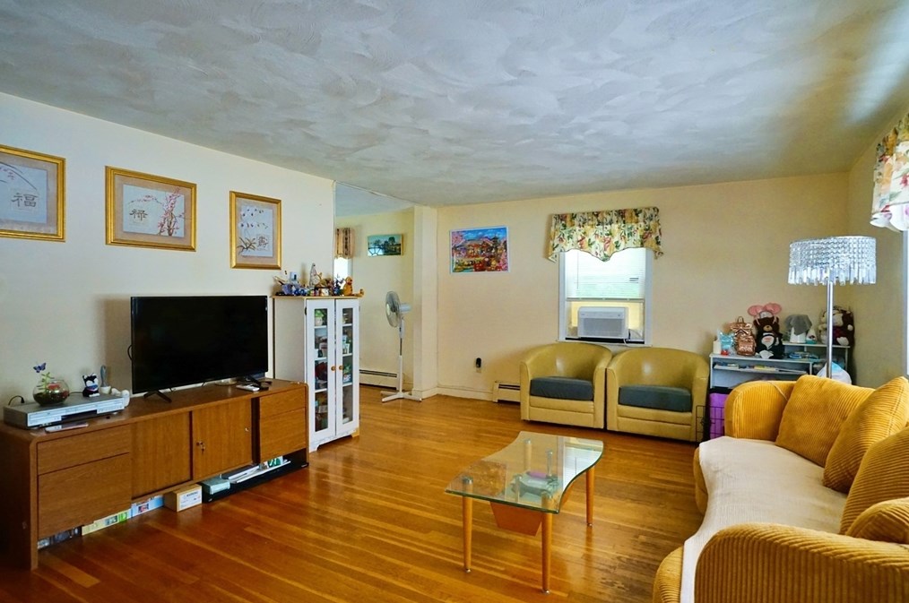 23-25 Parsons St #23, Newton, MA 02465