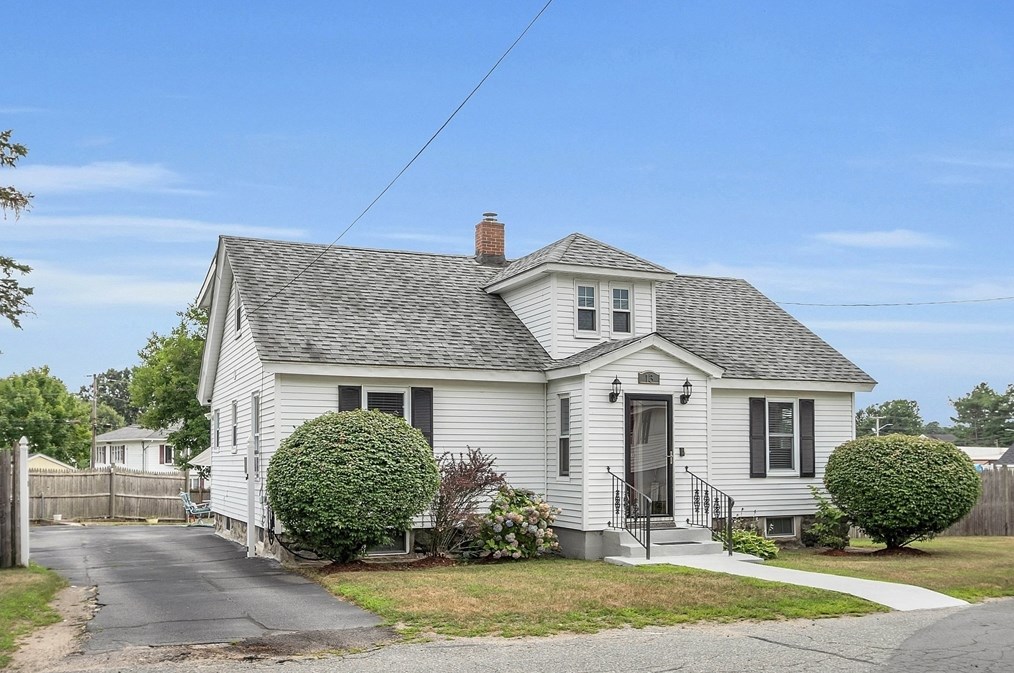 13 Cross Ave, Methuen, MA 01844 exterior