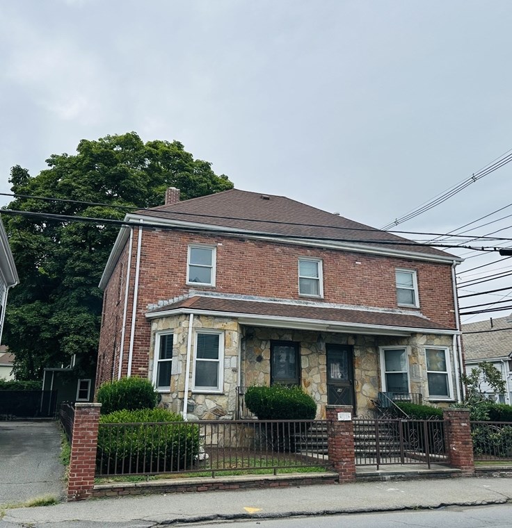 58 Bacon St, Waltham MA  02453-4311 exterior