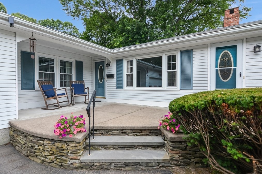 281 S Main St, Mansfield, MA 02048