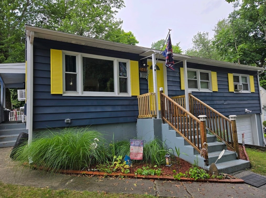 249 Union St, Leominster, MA 01453