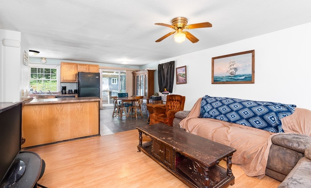 185 Otter River Rd, Gardner, MA 01440