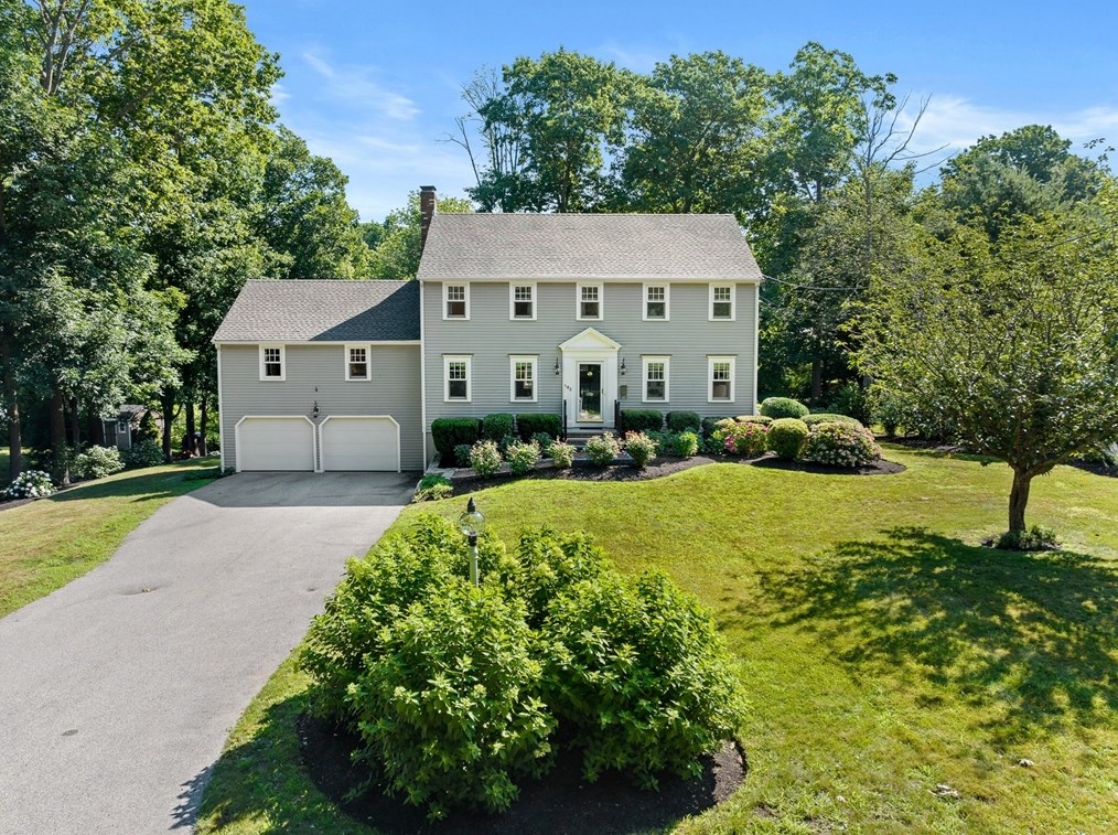 182 Fairoaks Ln, Cohasset, MA 02025