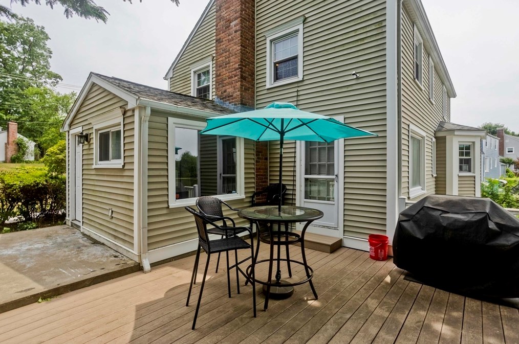 480 Roosevelt Ave, Springfield MA  01118-1160 exterior