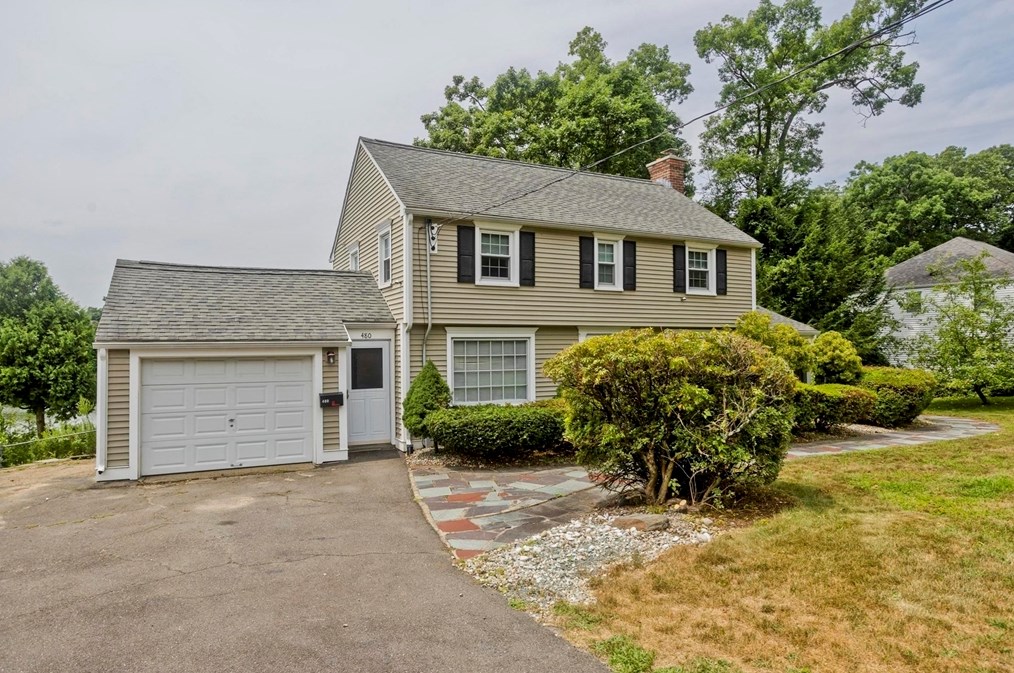 480 Roosevelt Ave, Springfield MA  01118-1160 exterior