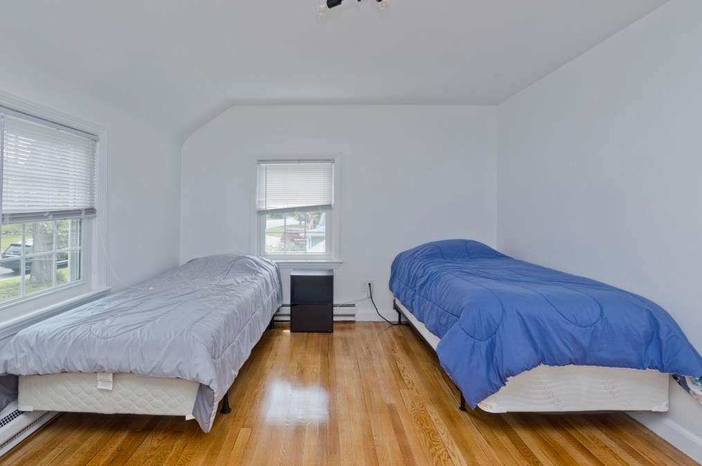 480 Roosevelt Ave, Springfield MA  01118-1160 exterior