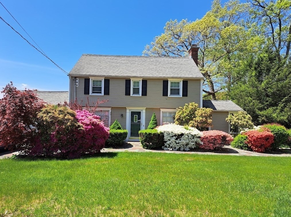 480 Roosevelt Ave, Springfield MA  01118-1160 exterior