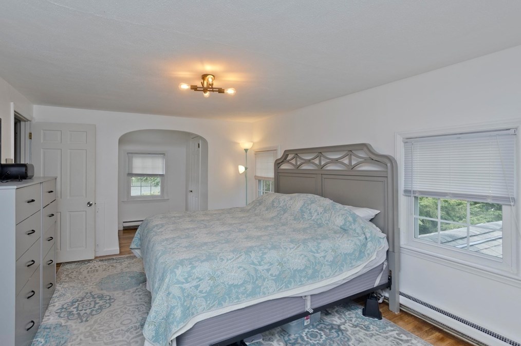 480 Roosevelt Ave, Springfield MA  01118-1160 exterior