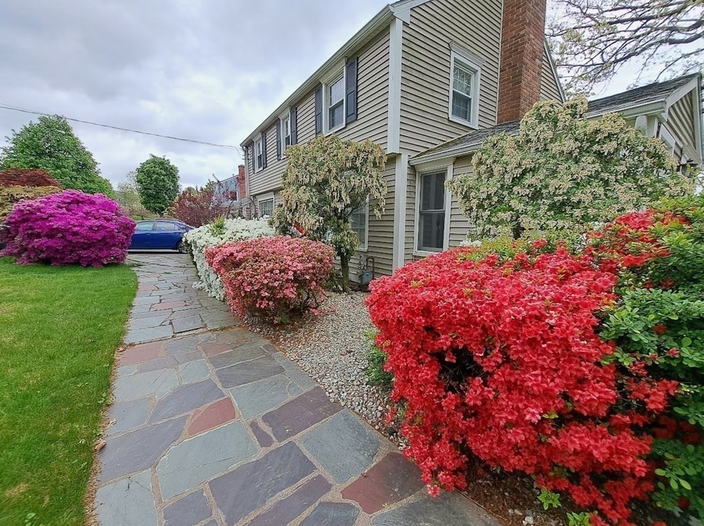 480 Roosevelt Ave, Springfield MA  01118-1160 exterior