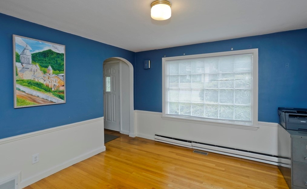 480 Roosevelt Ave, Springfield MA  01118-1160 exterior