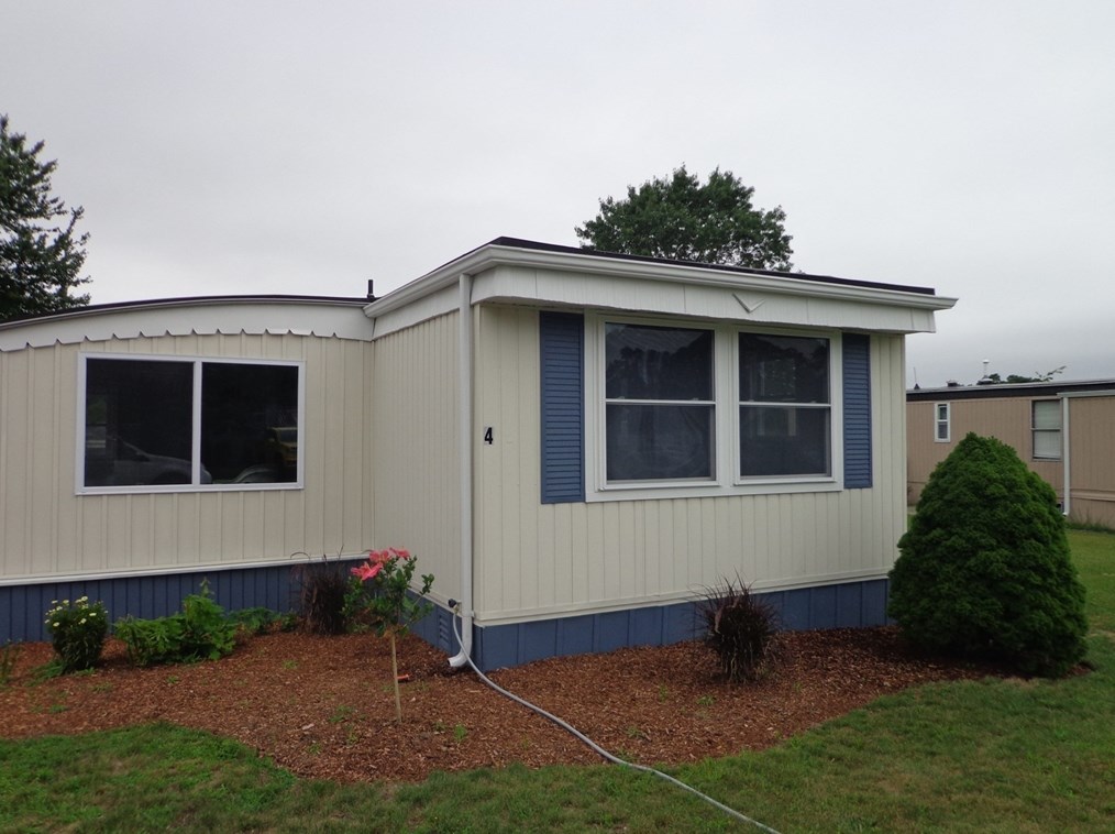 4 Lydia Dr, Plymouth, MA 02360