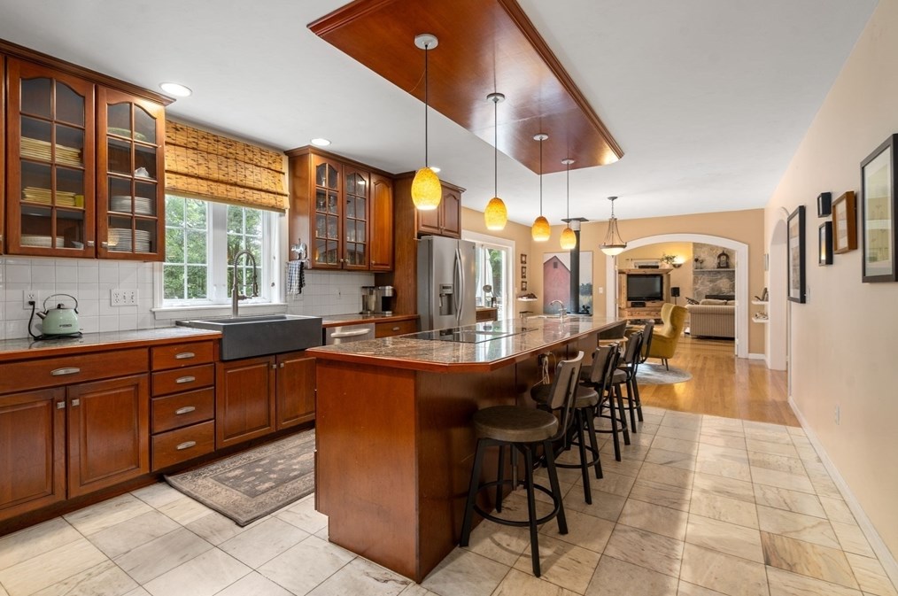 60 Easter Brook Rd, Lunenburg, MA 01462