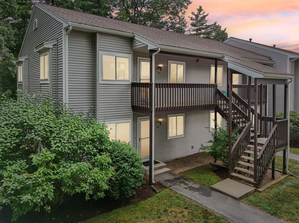 107 Park Pl #107, Raynham, MA 02767