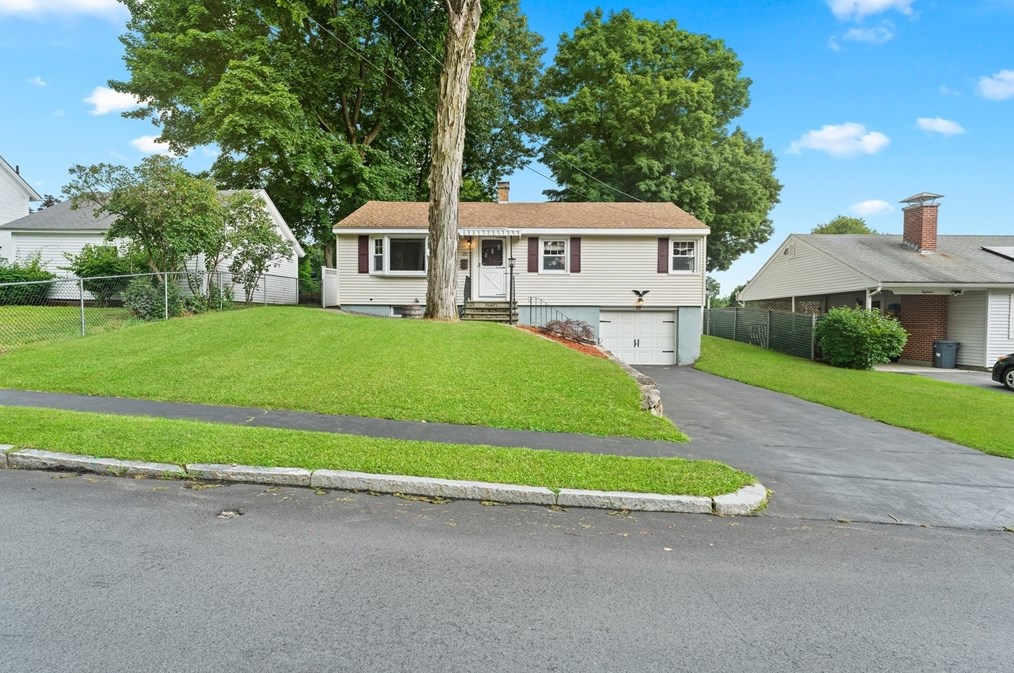 22 Brookline St, Worcester, MA 01603