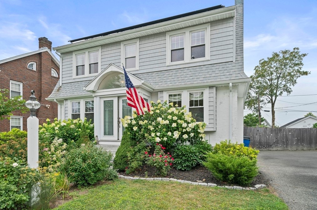 1384 Quincy Shore Dr, Quincy, MA 02170 exterior