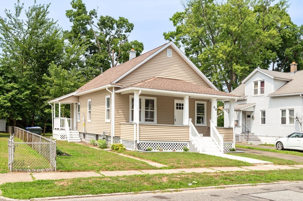64 Denver St, Springfield, MA 01109