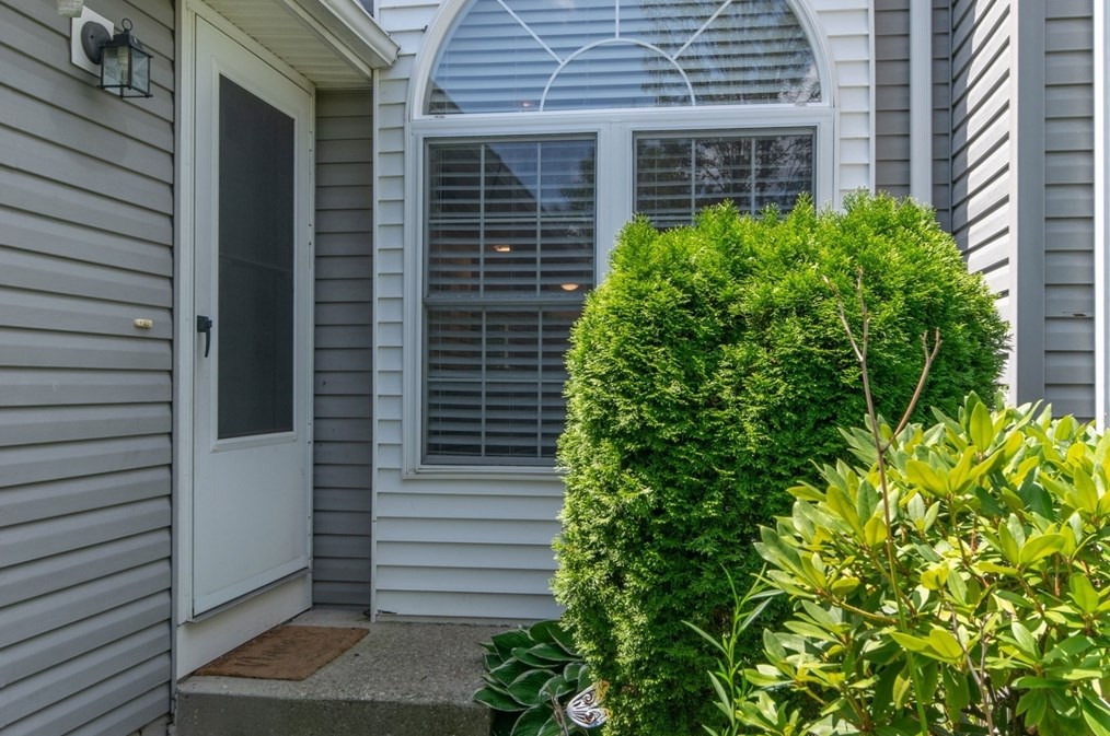 181 Brookfield Ln #181, Agawam, MA 01001