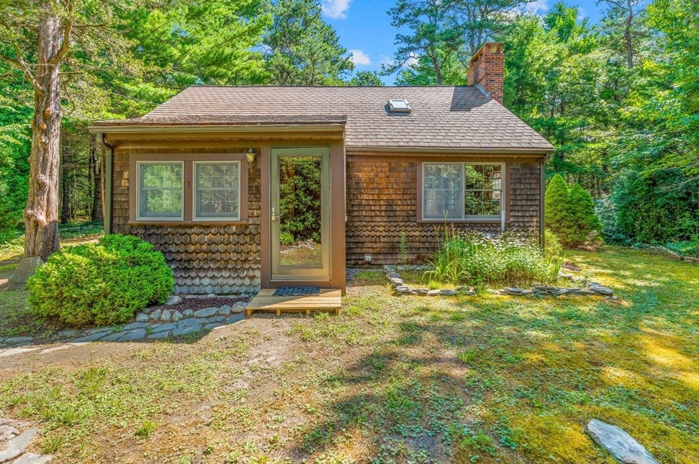 70 Orchard Rd, Mashpee, MA 02649
