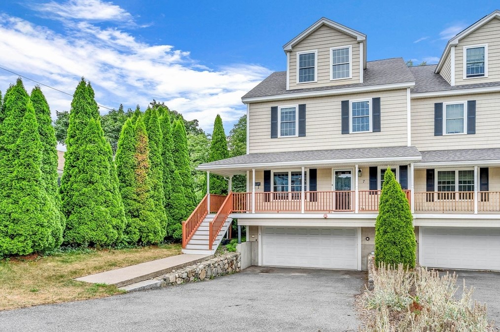 7 Spruce St #7, Winchester, MA 01890