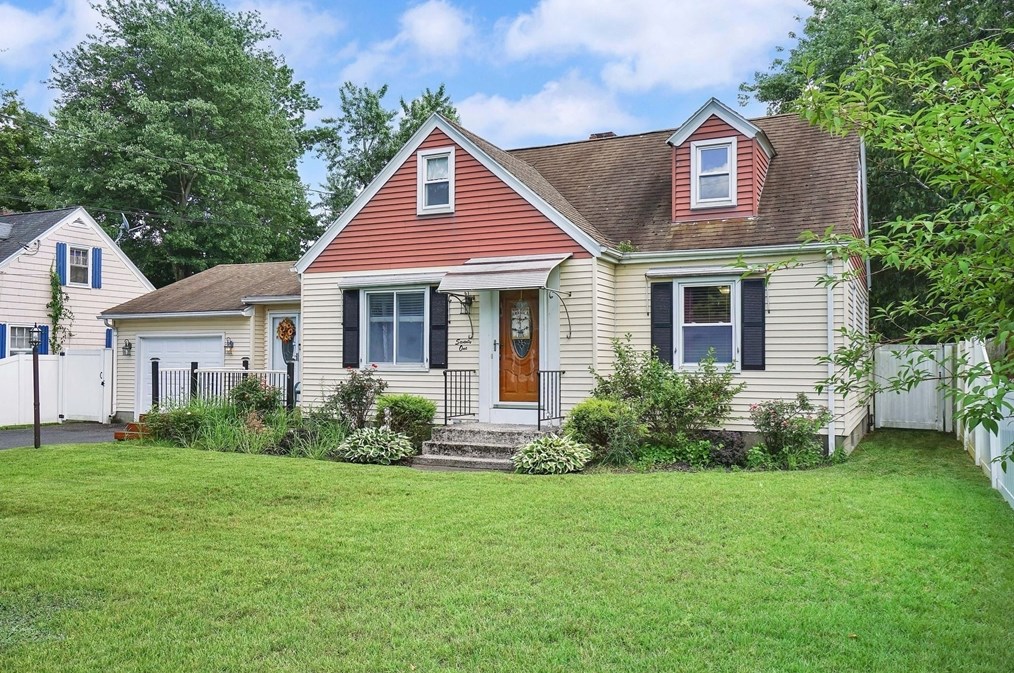 71 Clairmont Ave, Chicopee, MA 01013