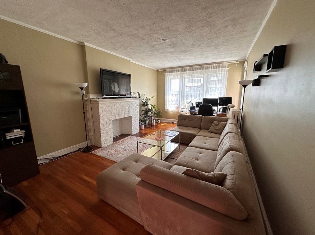 1263 Commonwealth Ave Apt 8, Boston, MA