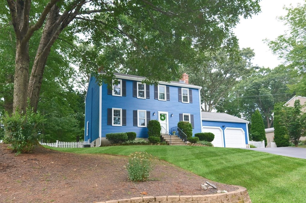 4 Janock Rd, Milford, MA 01757 exterior