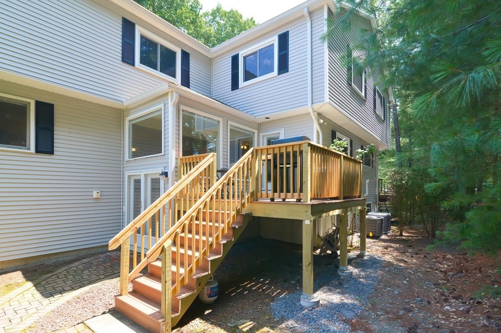 11 Arrowhead Cir, Ashland, MA 01721 exterior