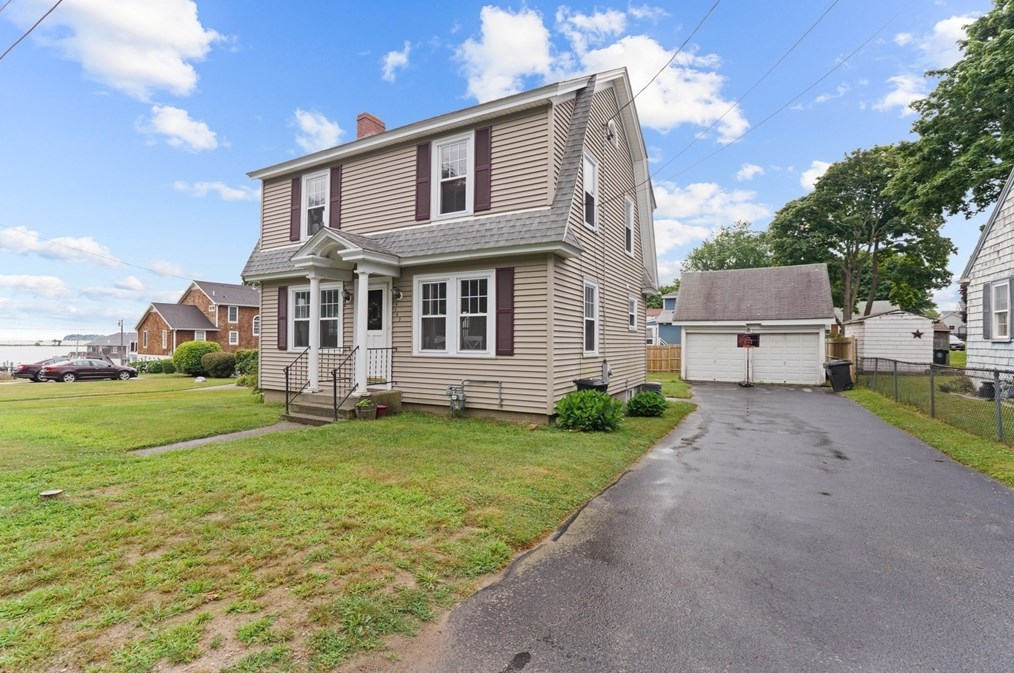 149 Alsada Rd, Swansea, MA 02777-1208