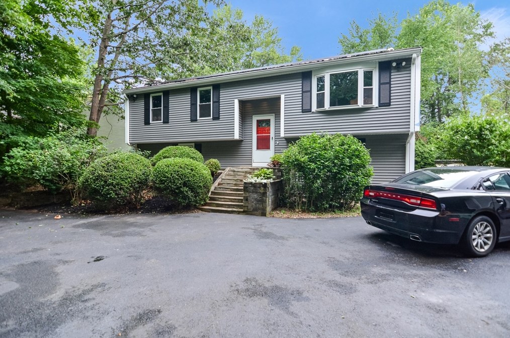 31 Cumberland Ave, Attleboro, MA 02703