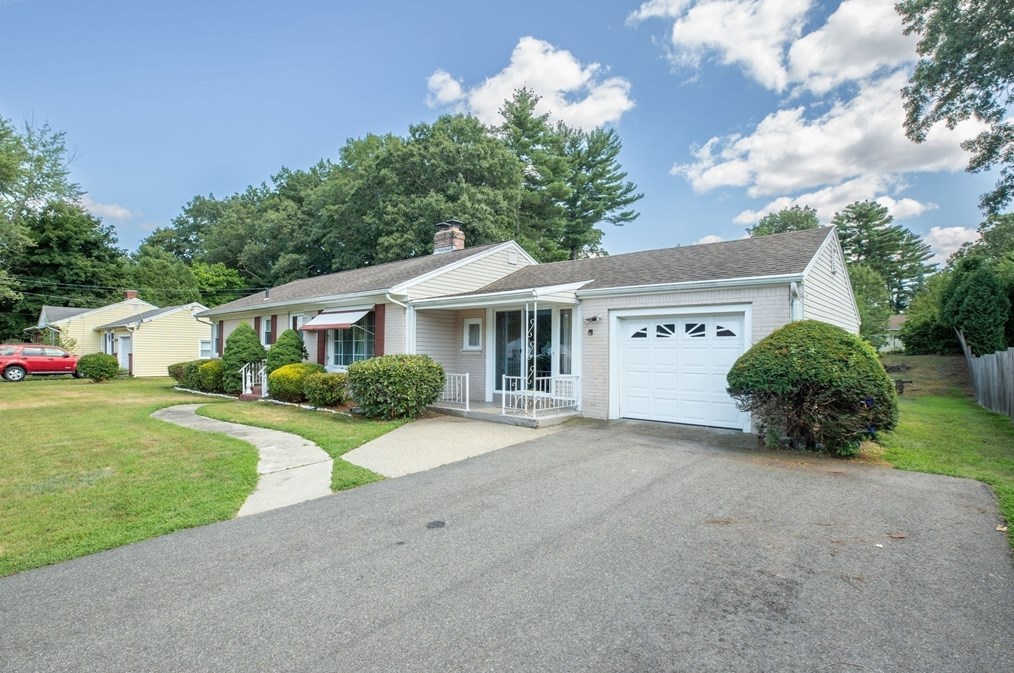 105 Hermitage Dr, Springfield, MA 01129
