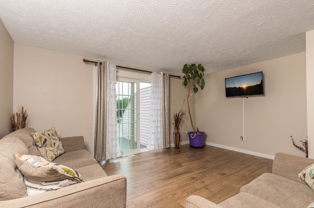 27 Fox Meadow Rd #c, Leominster, MA 01453